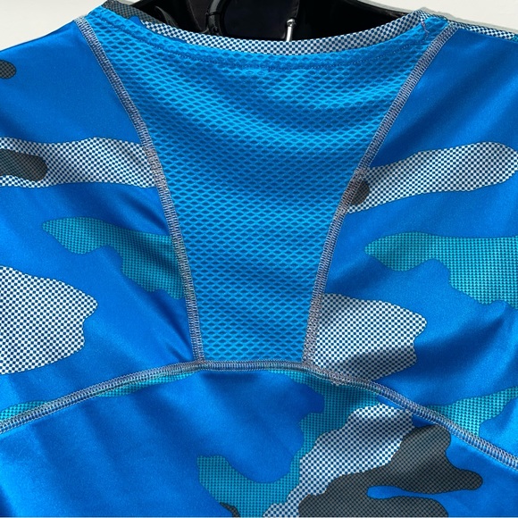 Under Armour Blue Camo Workout Top - Picture 2 of 12